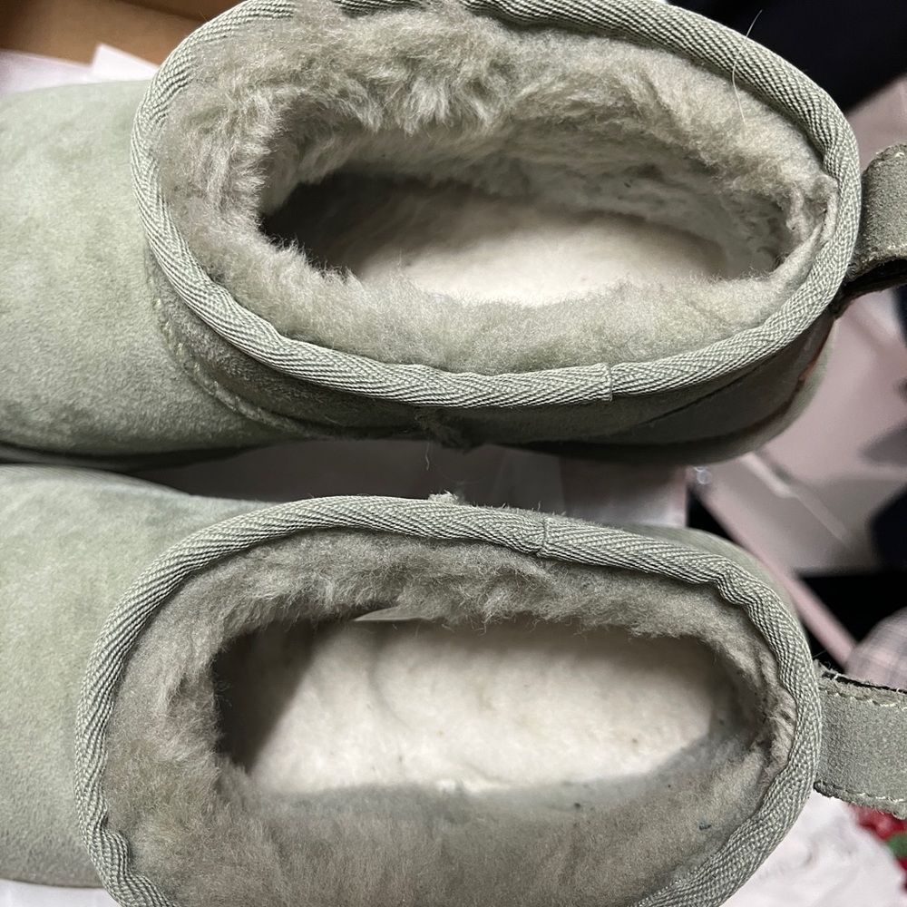 Women’s UGG Classic Ultra Mini Boots - Clover size 8 - Picture 5 of 7